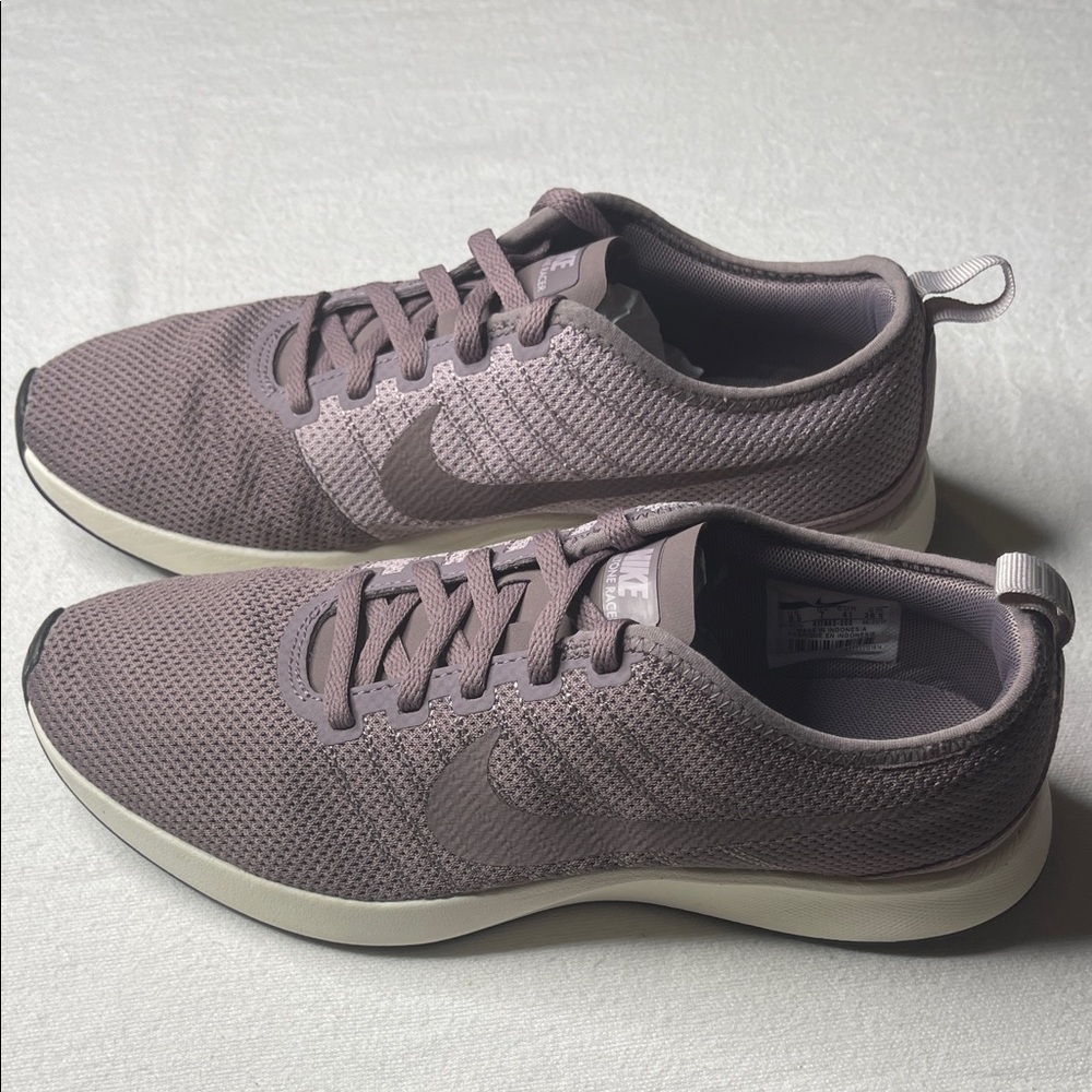Nike Women's Mauve Sneakers